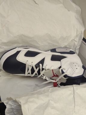 Jordan Retro Low-Top Sneakers in Navy, White & Red